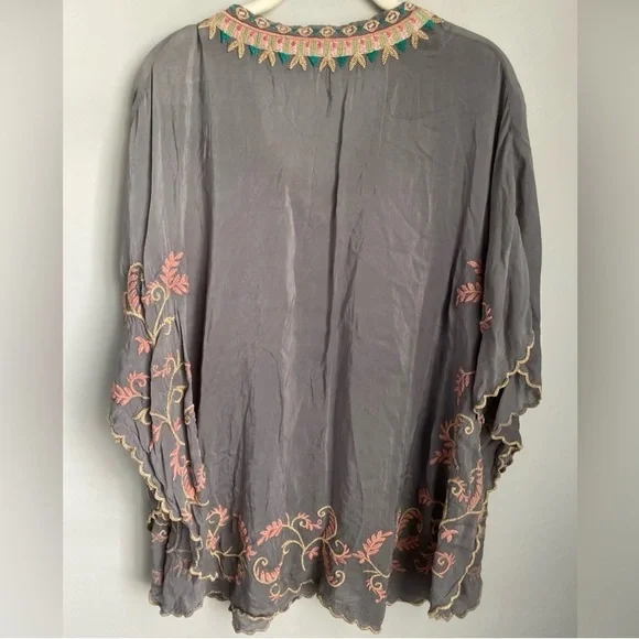 Johnny Was Floral Embroidered Gray Rayon Tie Neck Blouse Size Small - Picture 2 of 9